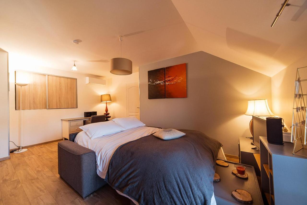 Studio Confortable, Parking Et Jardin Bucheres Luaran gambar
