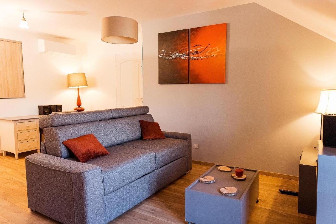 Studio Confortable, Parking Et Jardin Bucheres Luaran gambar